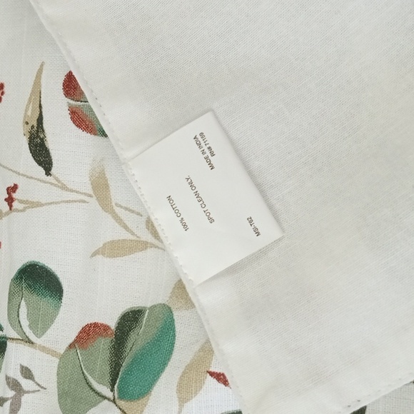 Floral White Table Runner - Picture 3 of 3